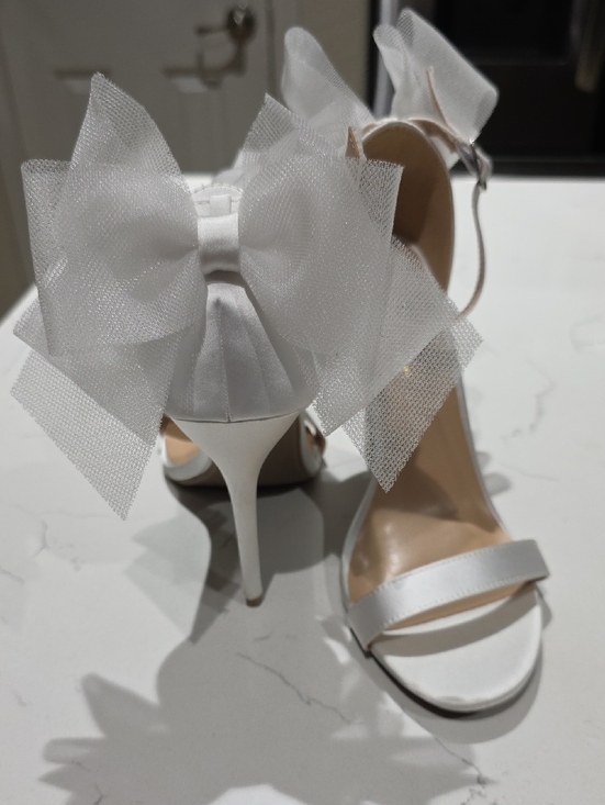 Lulus Shoes - Lulus White Bow-Back Stiletto Sandals - Women Size 9.5